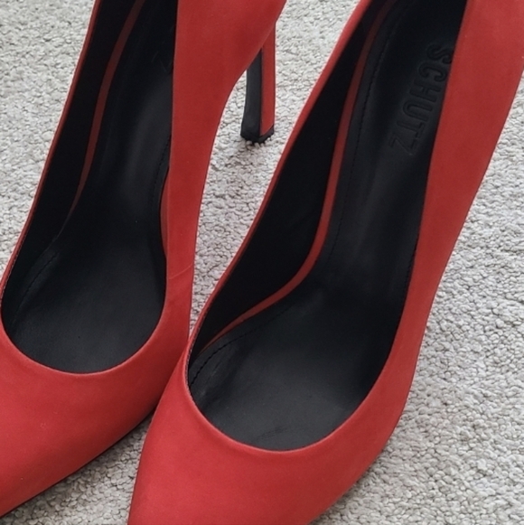 Schutz Lou Curve Pump - Picture 9 of 9